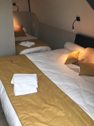 Le Relais Hotel Saint-Quentin-les-Anges Bagian luar foto